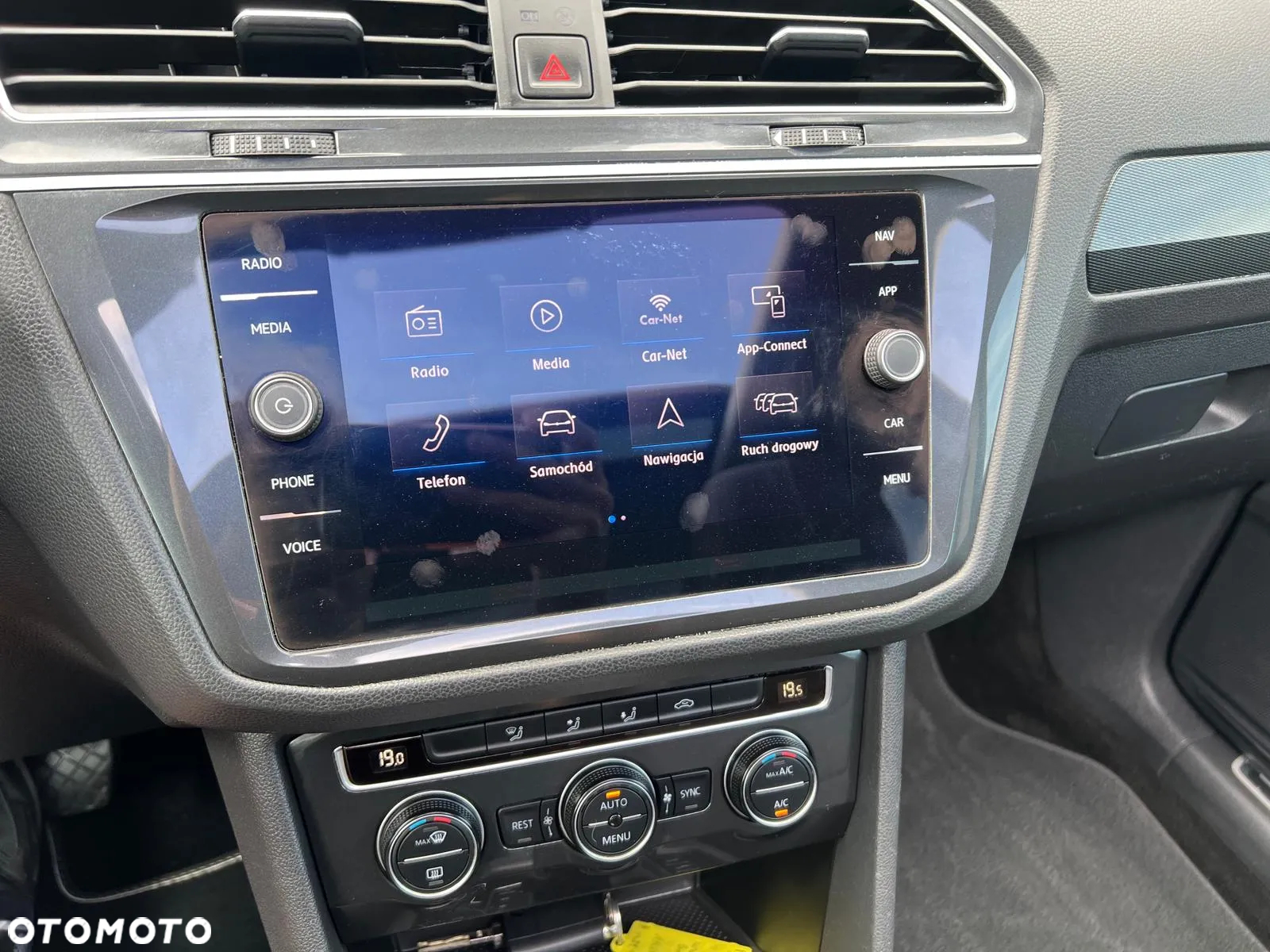Volkswagen Tiguan - 26