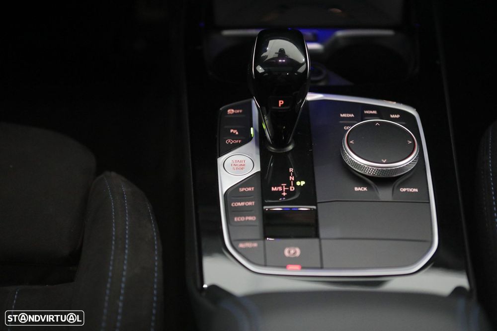 BMW 118 d Pack Desportivo M Pro - 28