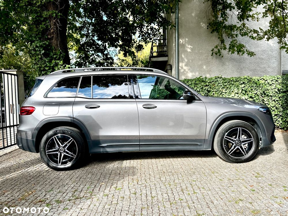 Mercedes-Benz EQB 250 70.5kWh AMG Line 7os - 9