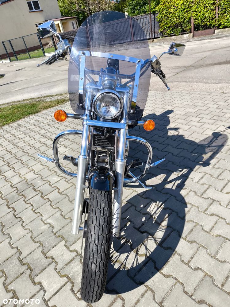 Suzuki Intruder - 12