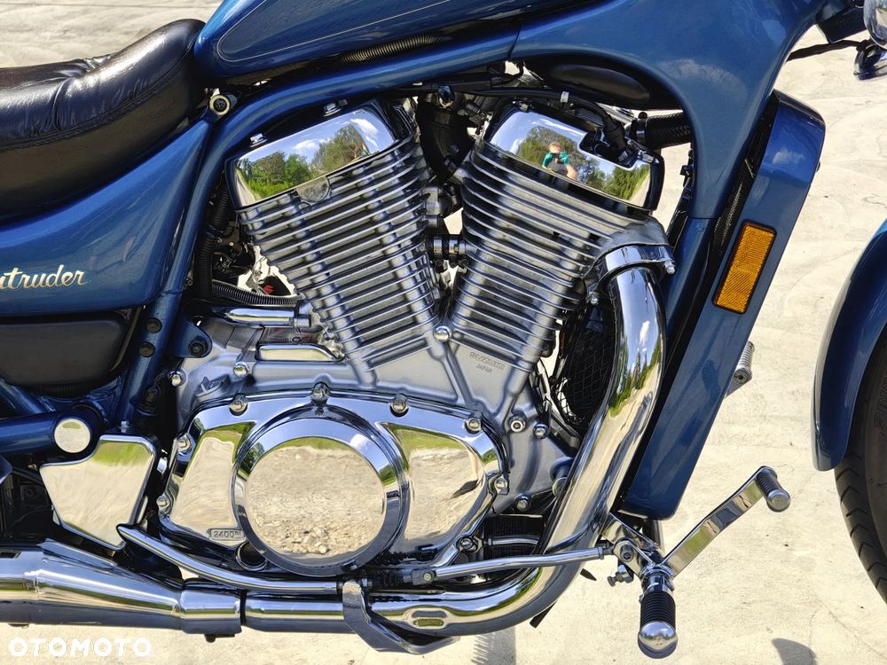 Suzuki Intruder - 11
