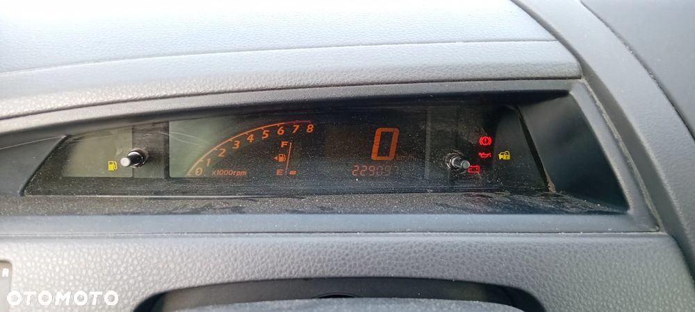 Suzuki Liana 1.6 - 6