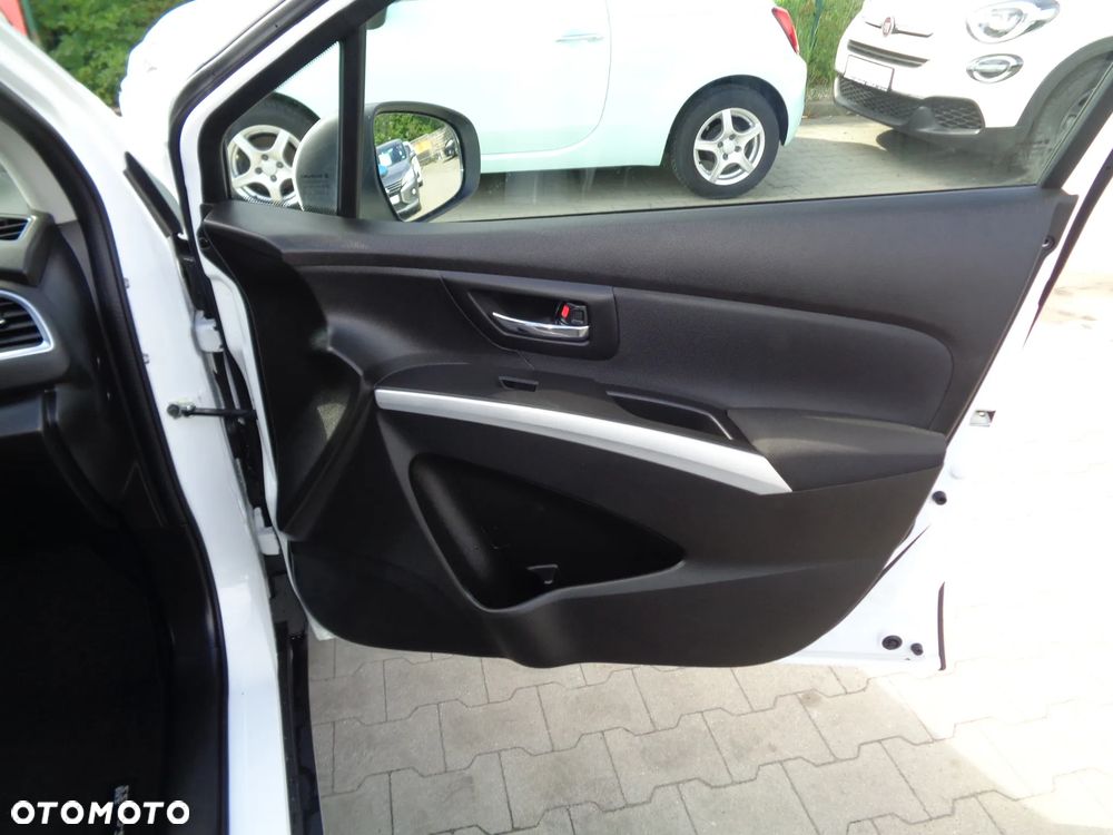 Suzuki S-Cross 1.4 BoosterJet Hybrid Comfort - 19