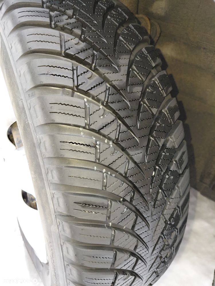 Toyota Prius 1.8 HSD Prestige - 22