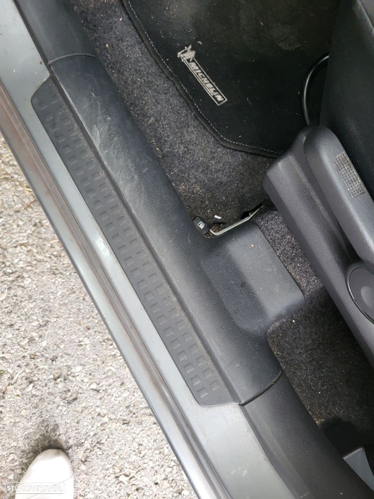 Suzuki Swift 1.3 16V GA - 20
