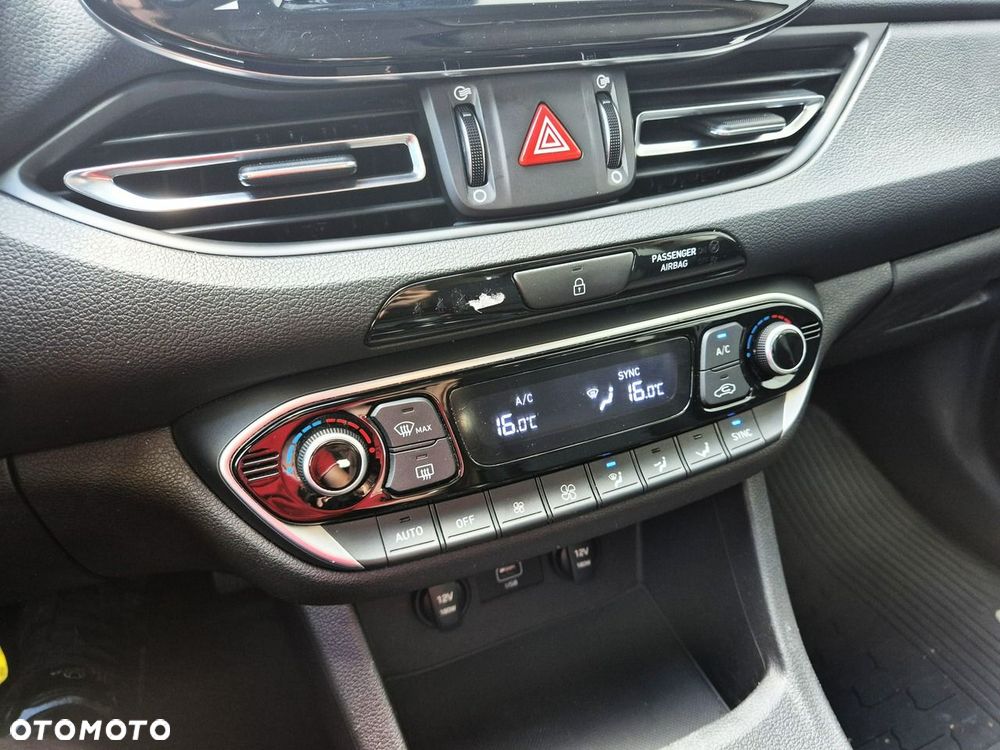 Hyundai i30 1.5 T-GDI 48V Smart - 24