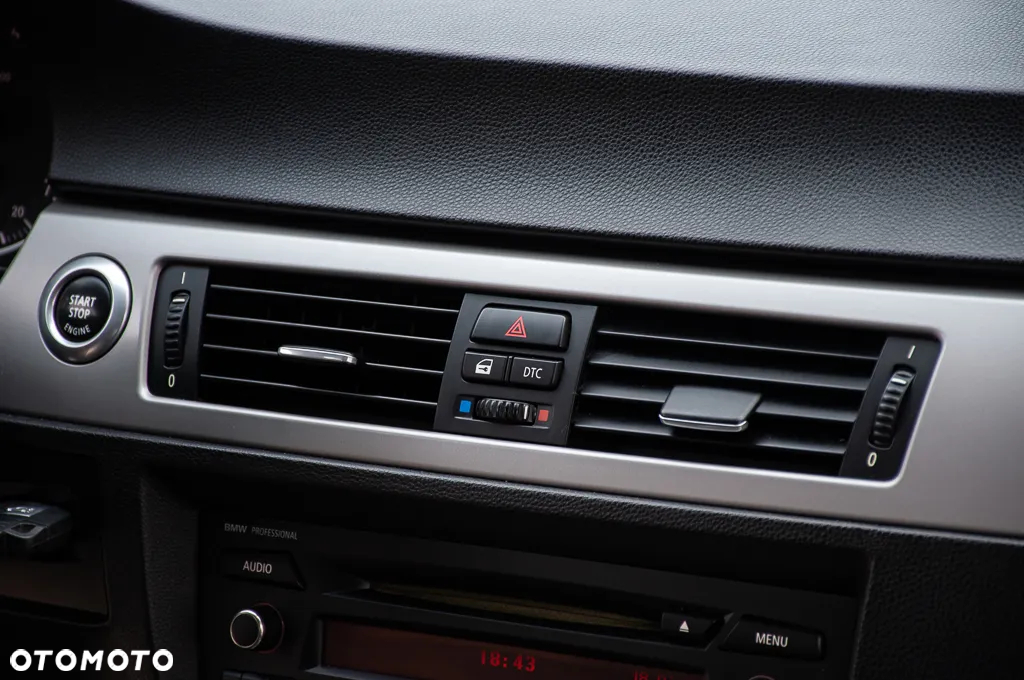 BMW Seria 3 320i - 30