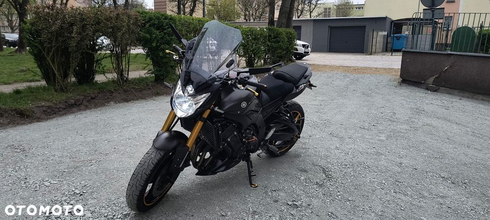 Yamaha FZ8 - 10
