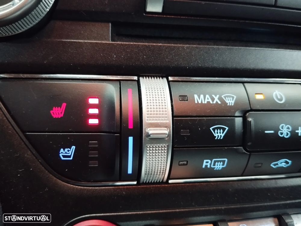 Ford Mustang 2.3i EcoBoost - 44