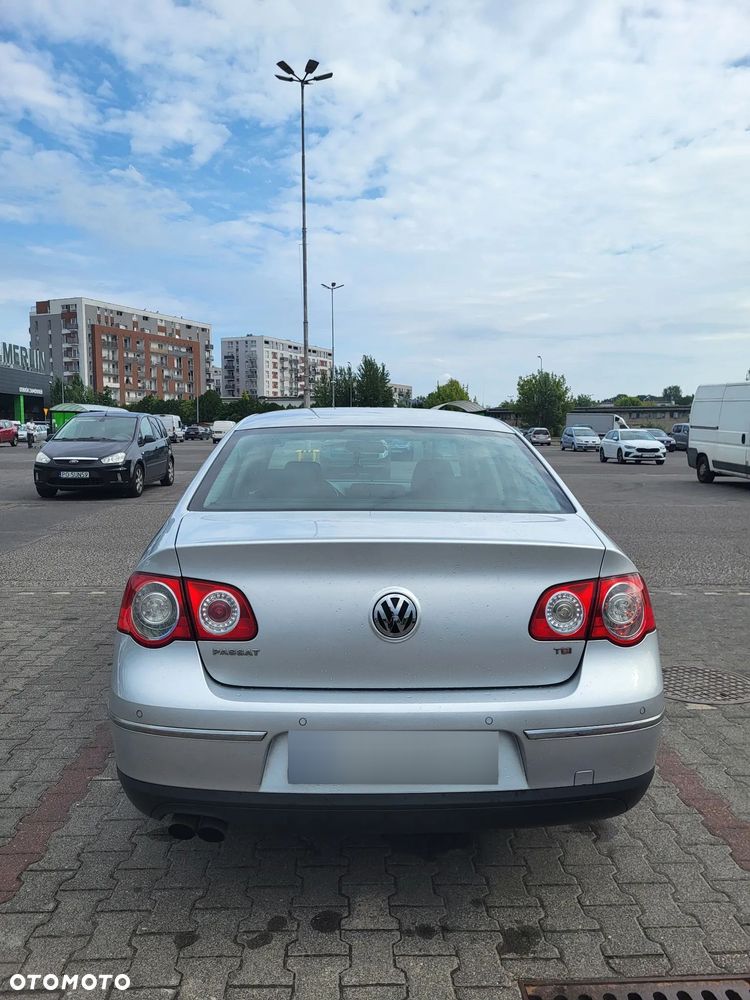 Volkswagen Passat 1.8 TSI Trendline - 6