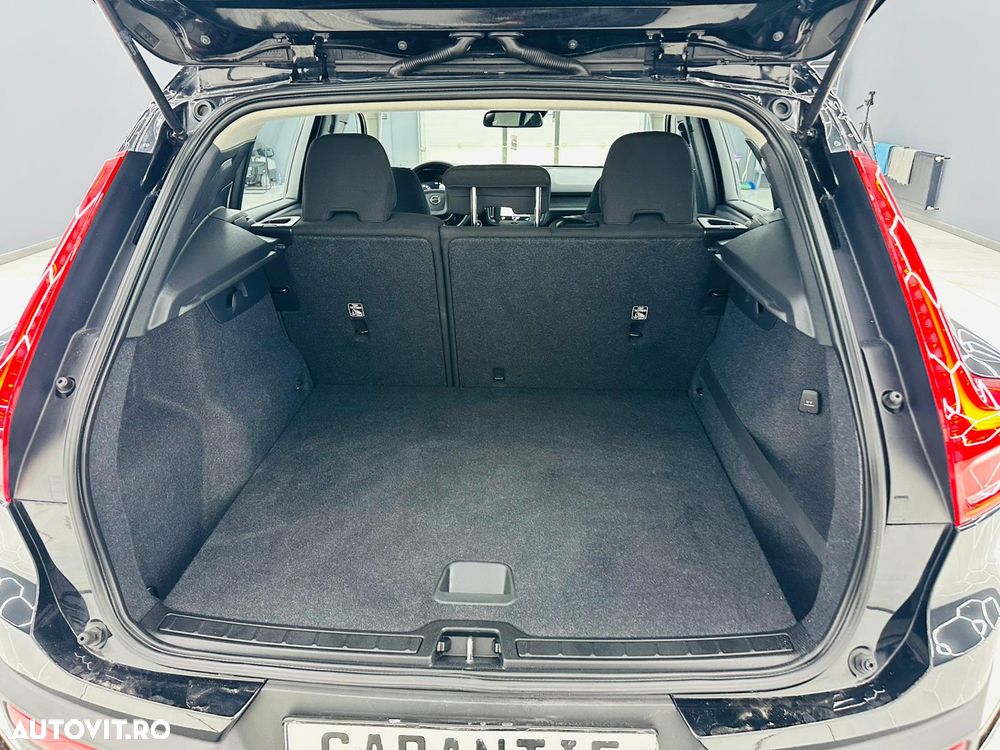 Volvo XC 40 T2 Momentum Core - 21