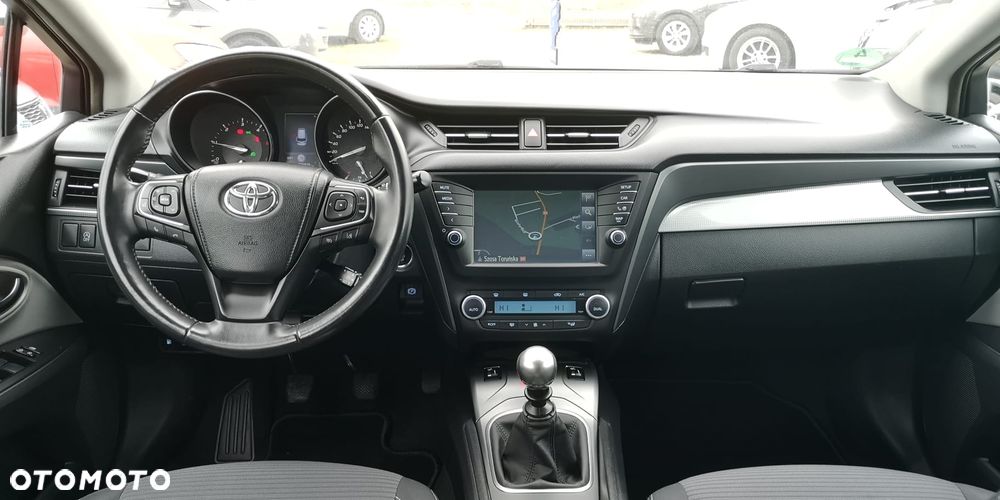 Toyota Avensis 2.0 D-4D Premium - 21