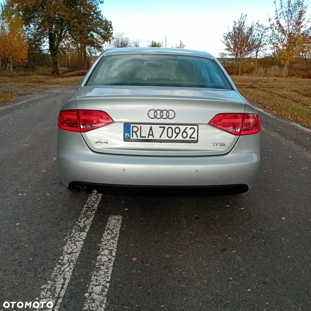 Audi A4 Limousine - 5