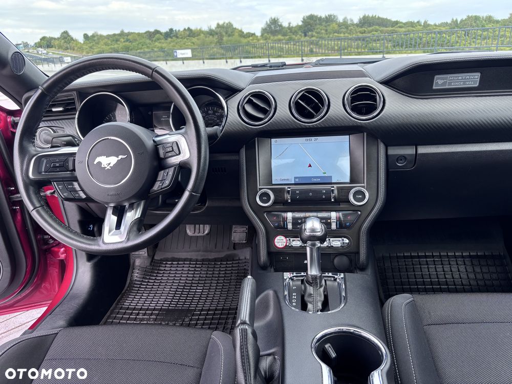 Ford Mustang - 4