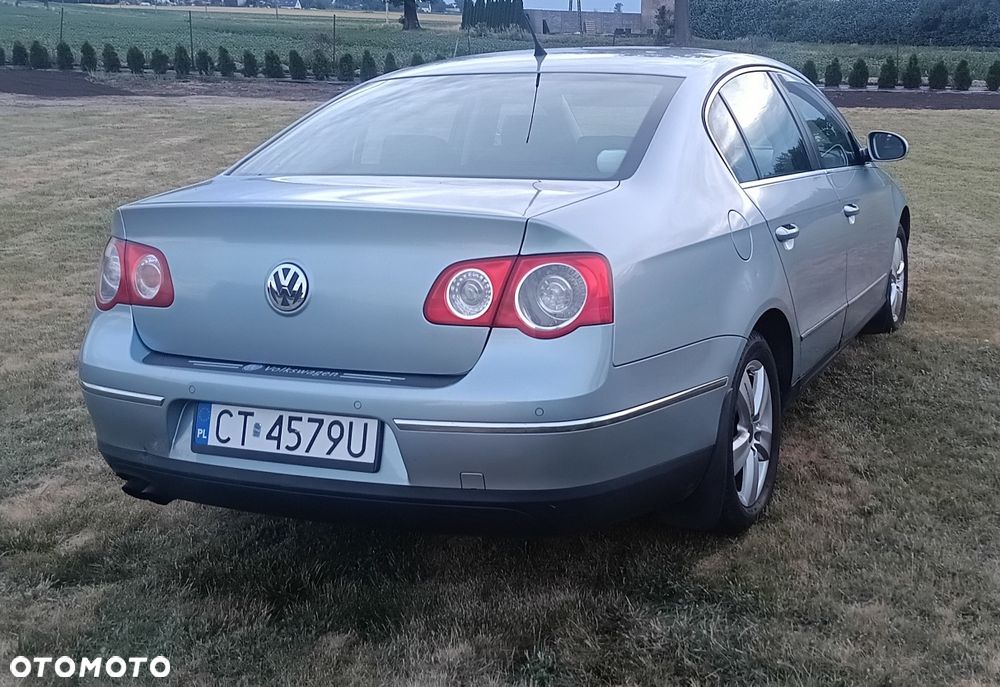 Volkswagen Passat - 2