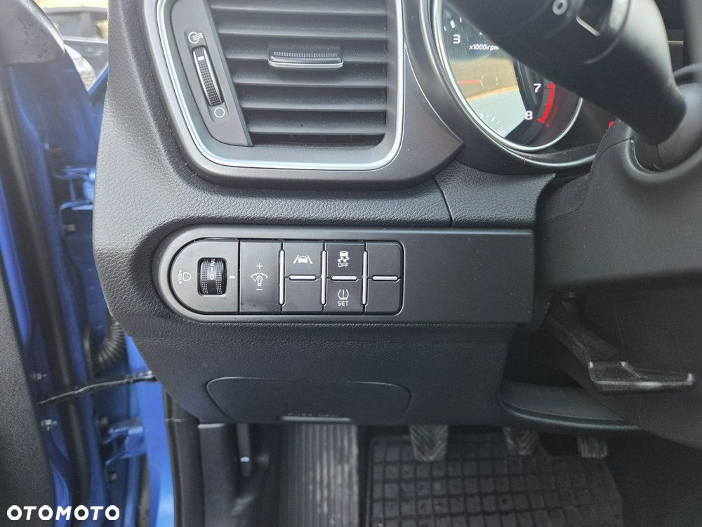 Kia XCeed 1.5 T-GDI M - 20