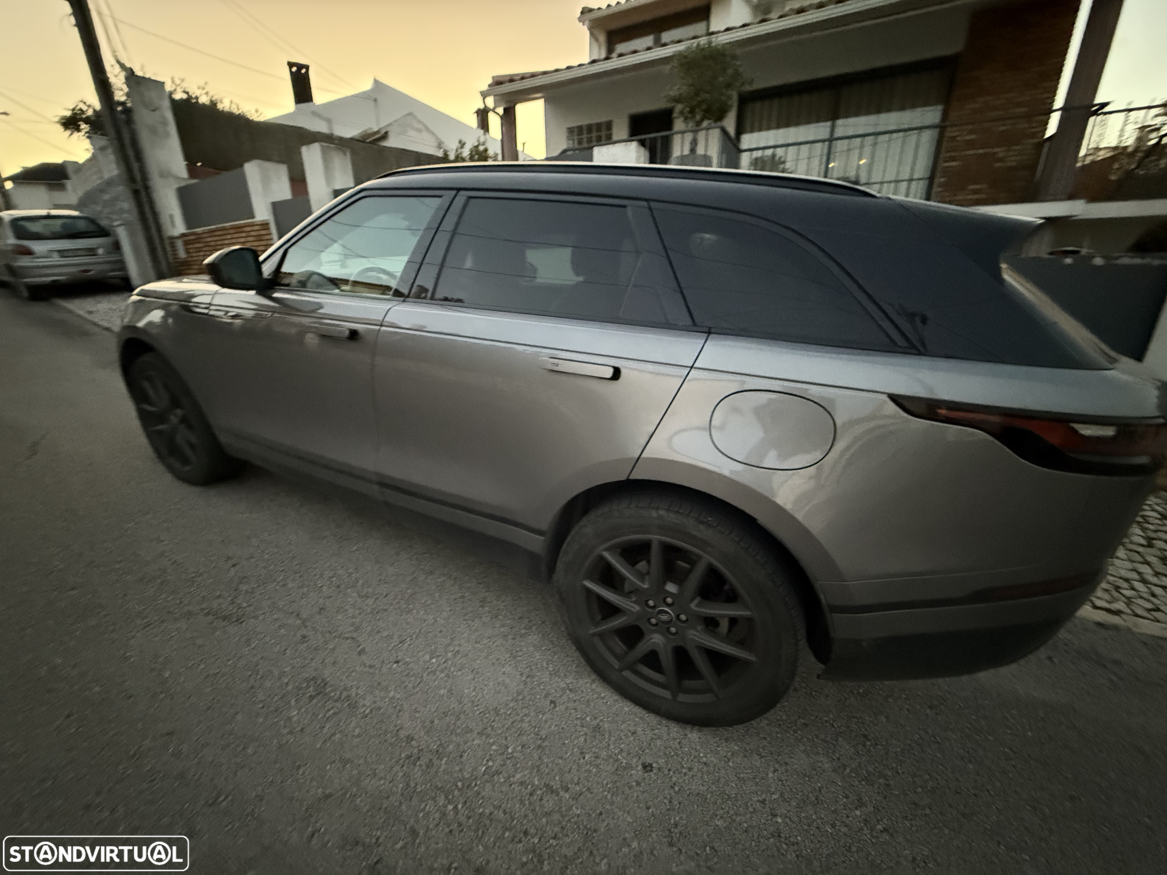 Land Rover Range Rover Velar 2.0 P400e AWD R-Dynamic SE - 2