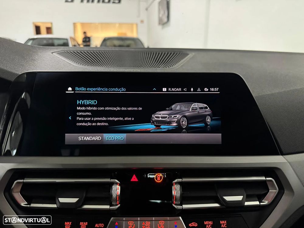 BMW 330 e Touring Pack M Auto - 36