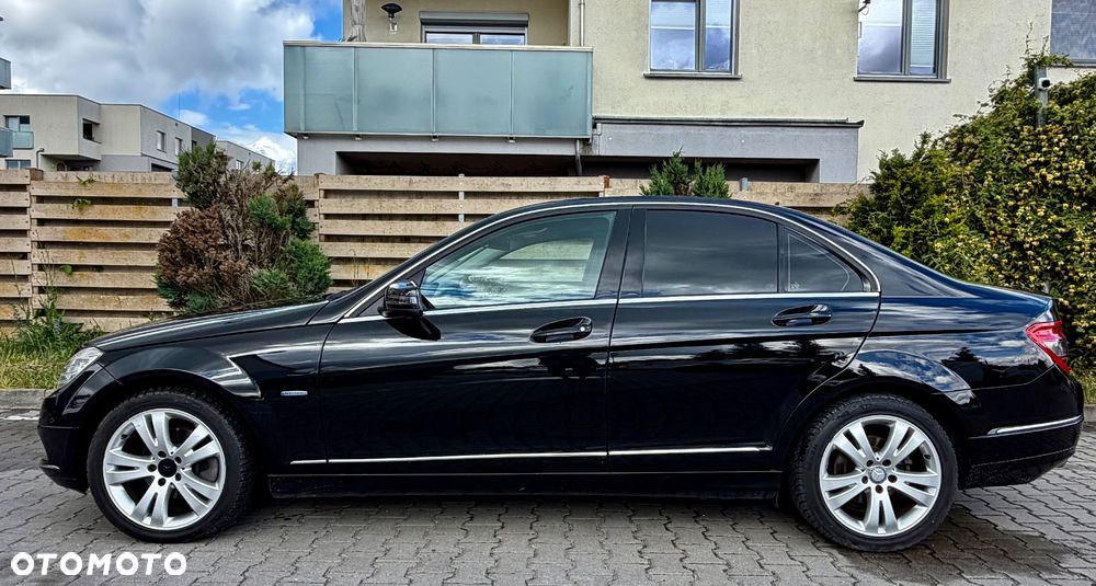Mercedes-Benz Klasa C 180 BlueEFFICIENCY 7G-TRONIC Avantgarde - 18