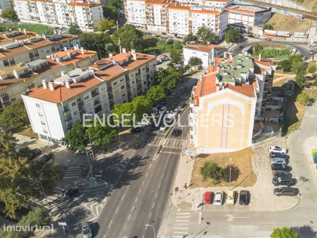 Terreno na Amadora - Grande imagem: 2/20