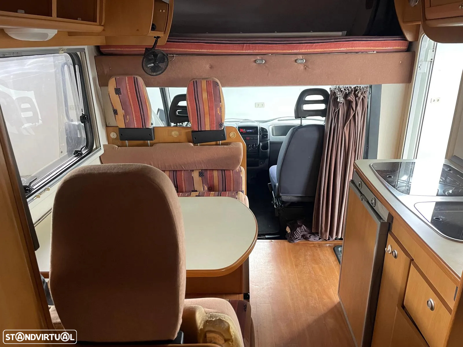 CI International Elliot 10 - Autocaravana - 22