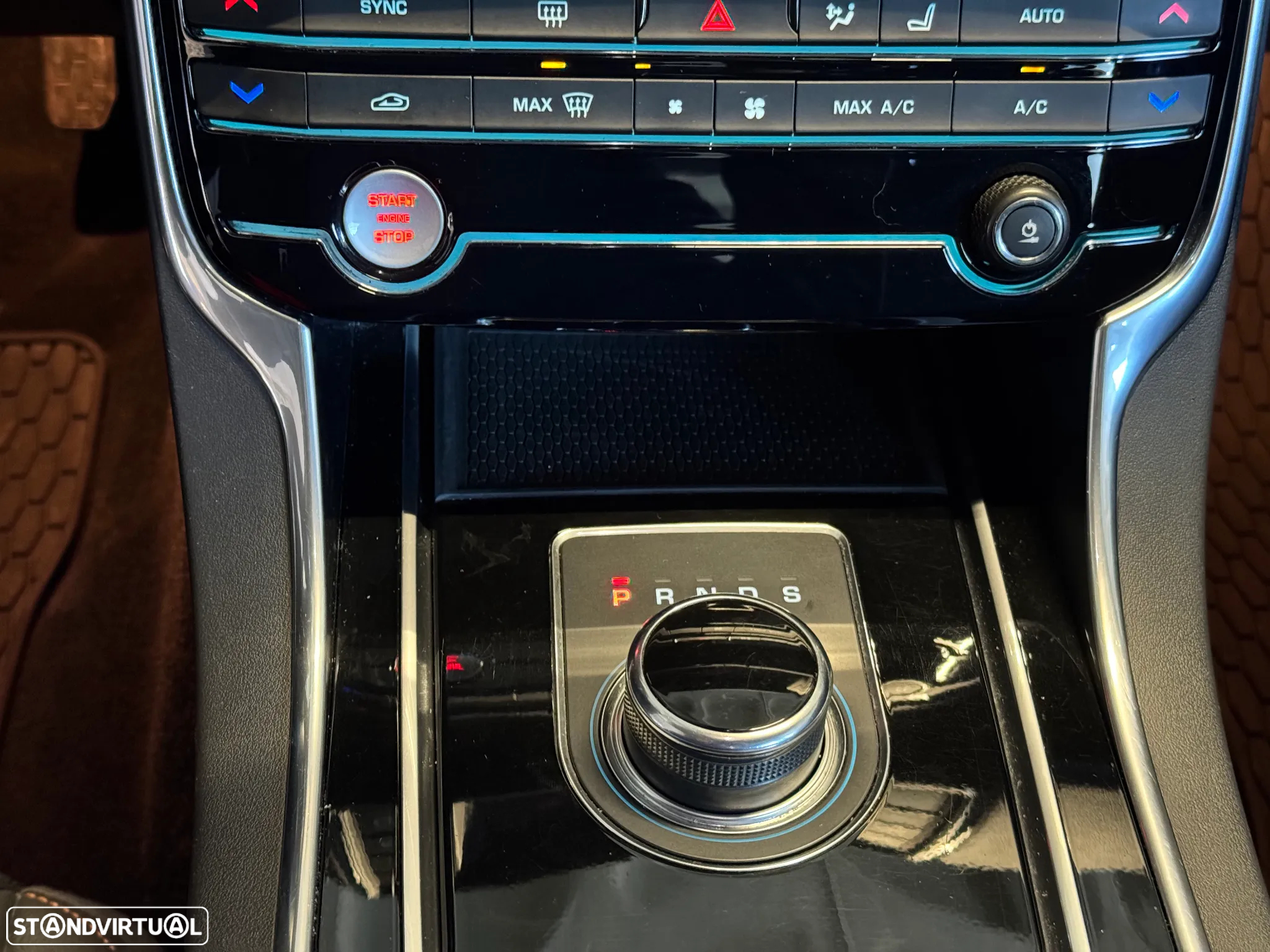 Jaguar XE 2.0 D Prestige AWD Aut. - 18