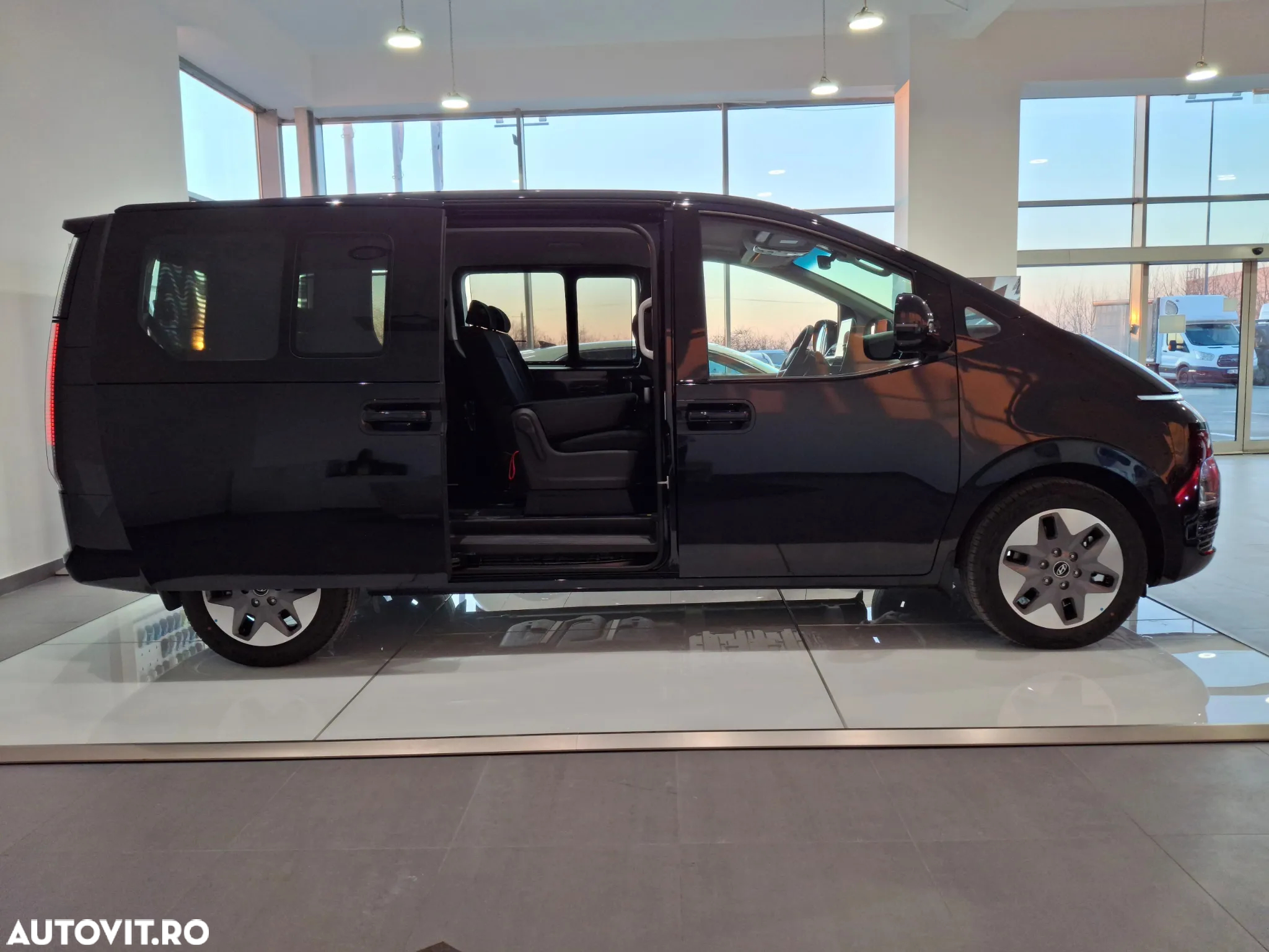 Hyundai Staria 1.6I 215CP 6AT 9 locuri HEV Premium - 7