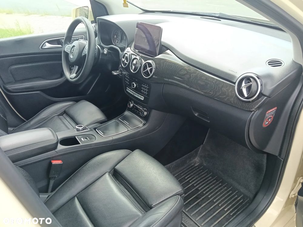 Mercedes-Benz Klasa B 180 d 7G-DCT Edition - 11