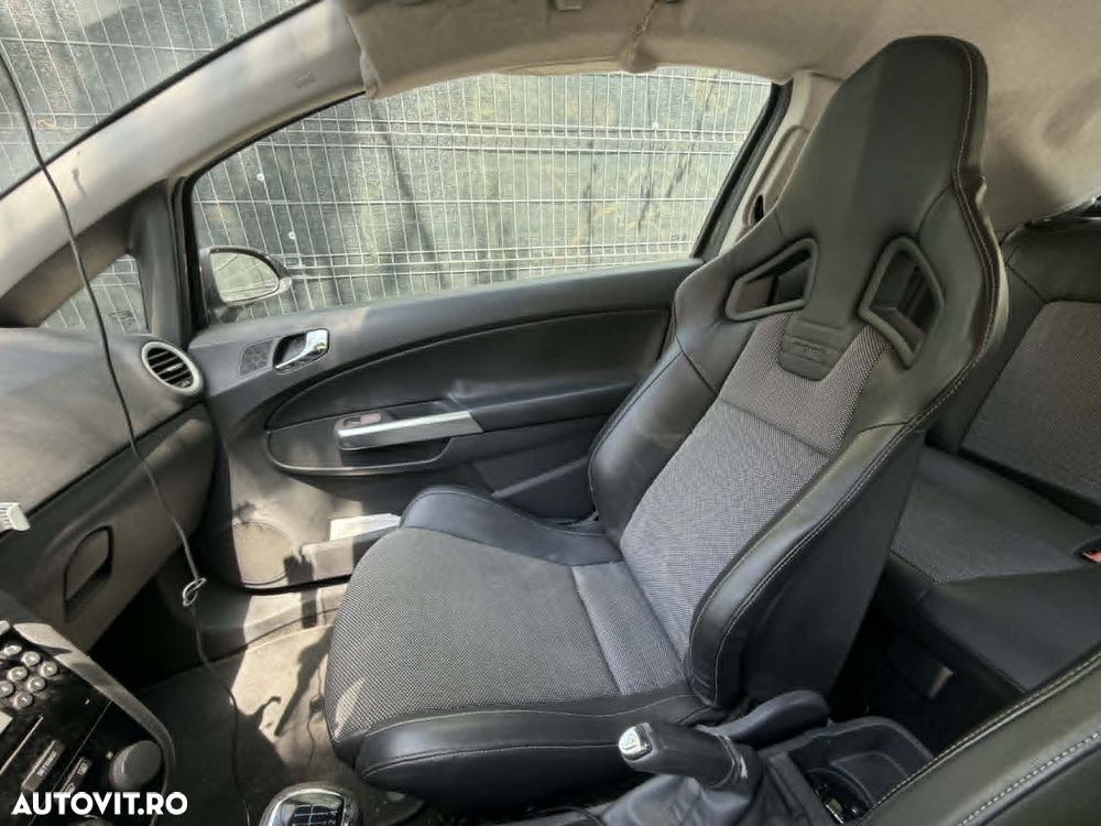 Opel Corsa 1.6 OPC - 4