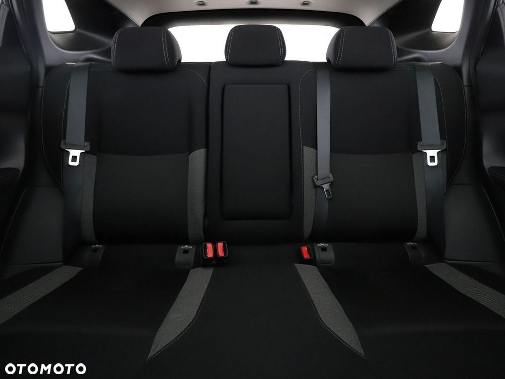 Nissan Qashqai 1.6 DCi N-Connecta - 19