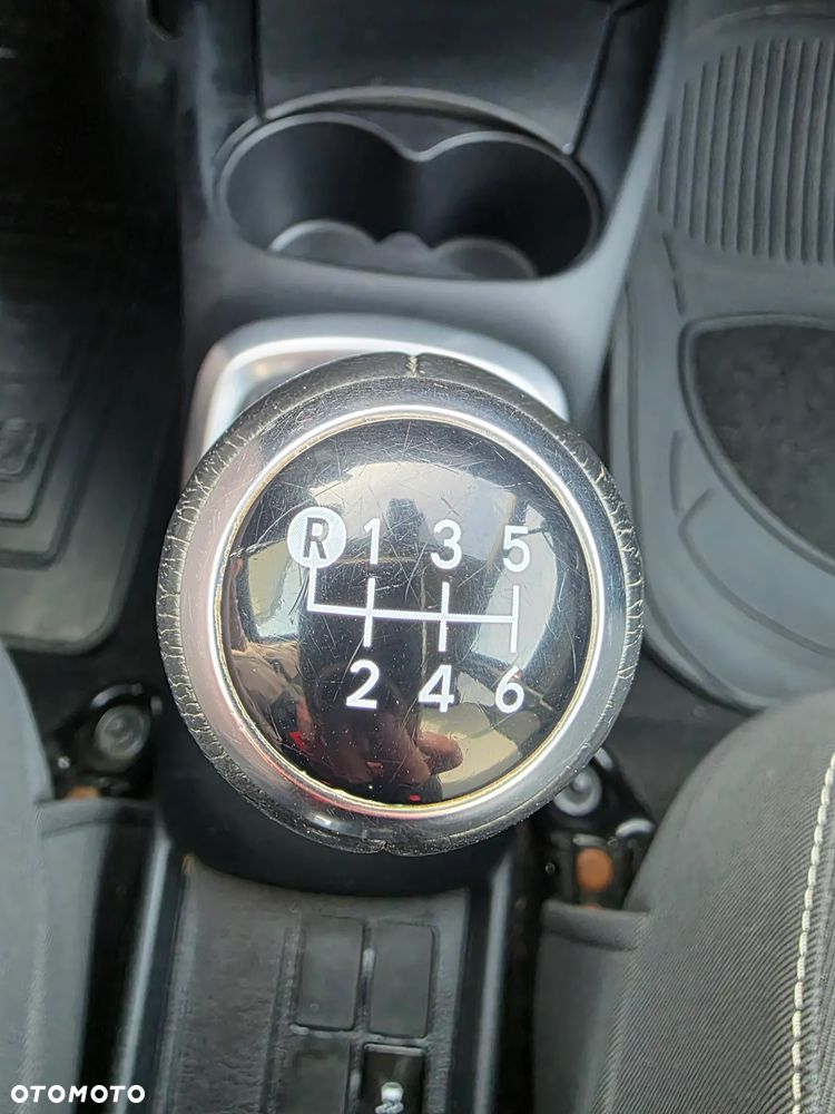 Toyota Yaris 1.5 Premium - 27