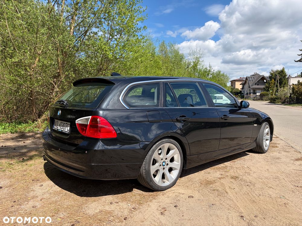 BMW Seria 3 325i - 2