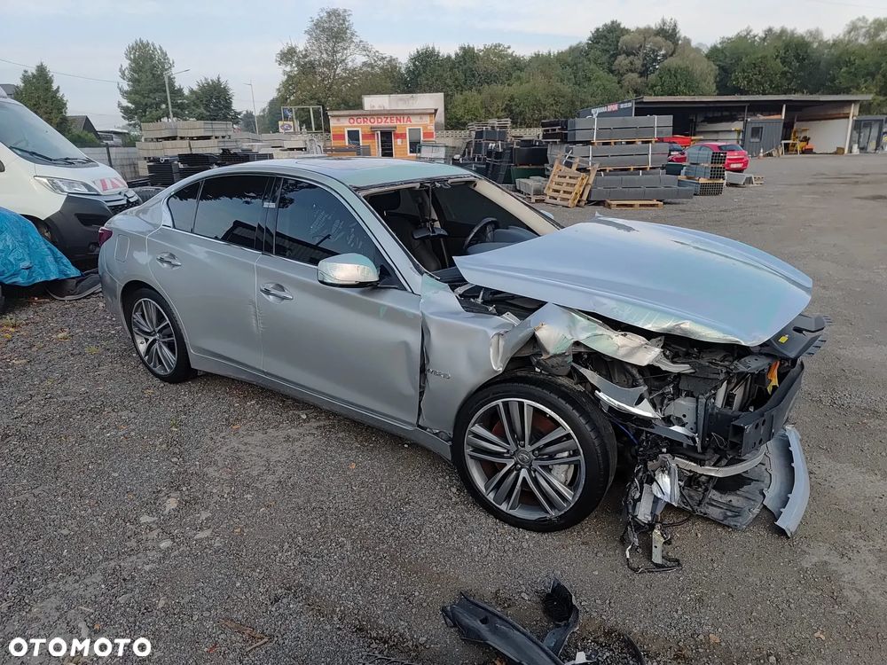 Infiniti Q50 Hybrid AWD Premium - 24