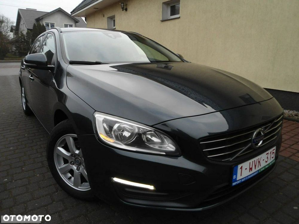 Volvo V60 D2 Momentum - 16