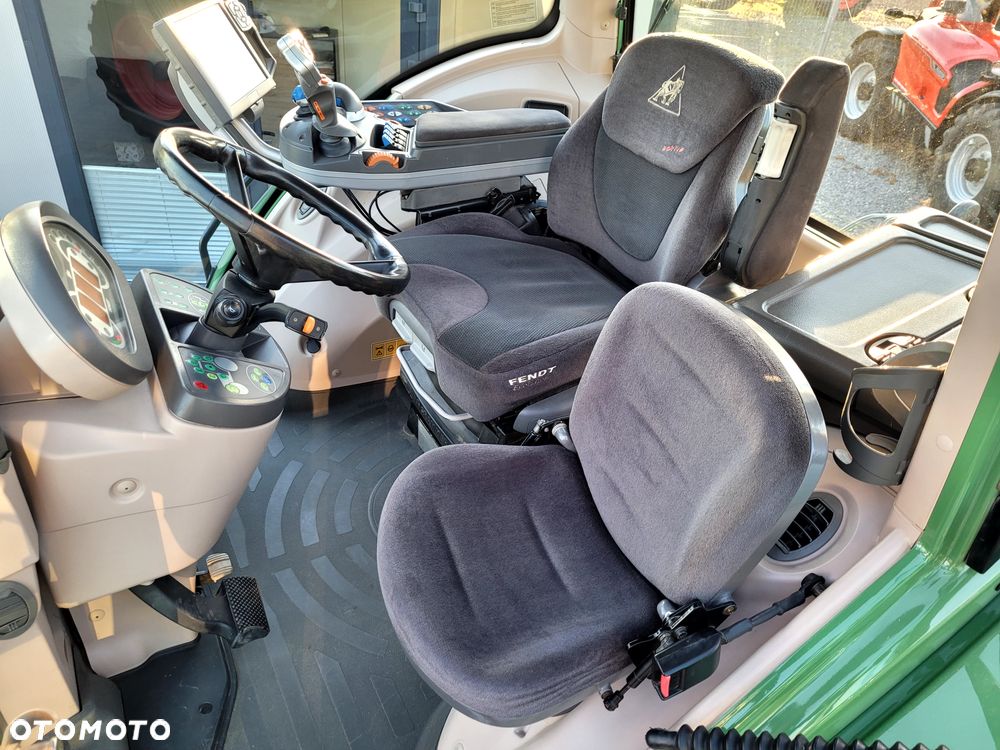 Fendt 824 VARIO Profi Plus SCR - 34