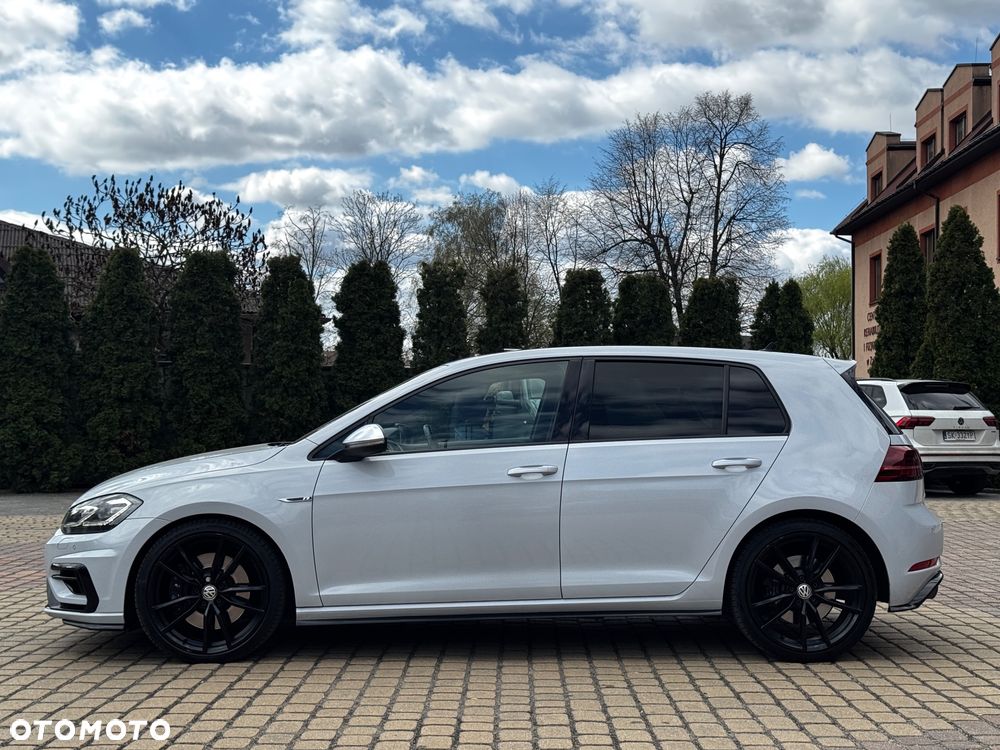 Volkswagen Golf - 34