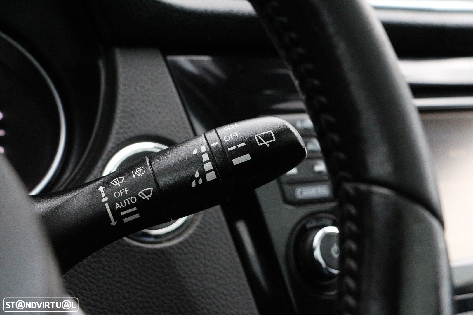 Nissan Qashqai 1.5 dCi N-Connecta - 28