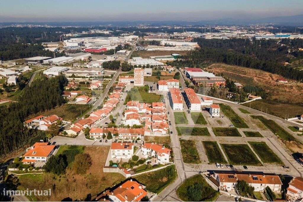 LOTEAMENTO EM ÁGUEDA PARA HABITAÇÃO E SERVIÇOS - Grande imagem: 3/27