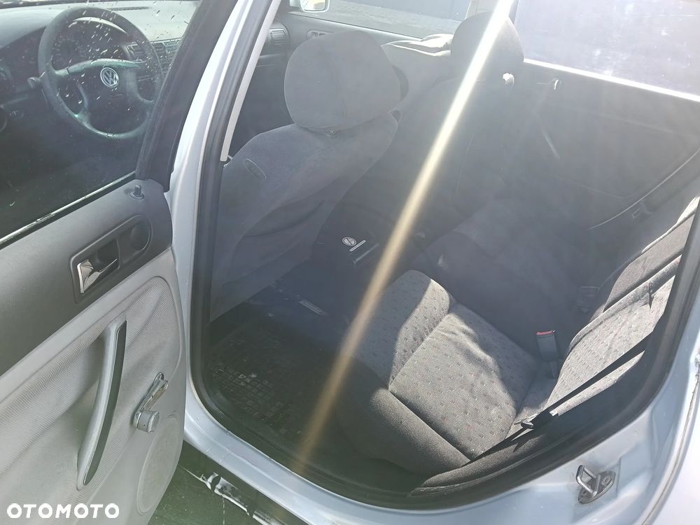 Volkswagen Passat 1.9 TDI - 10