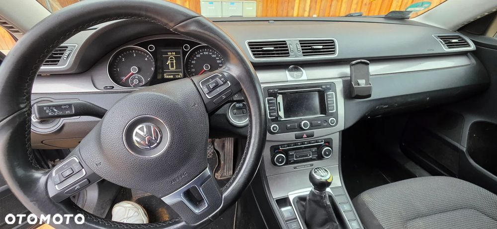 Volkswagen Passat 2.0 TDI DPF Comfortline - 5