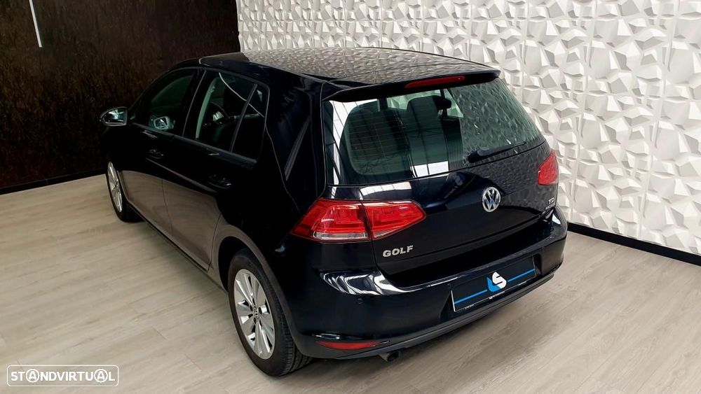 VW Golf 1.6 TDi Trendline BlueMotion - 11