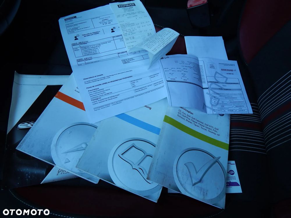 Volkswagen Golf 2.0 TDI DPF BlueMotion Technology MATCH - 23