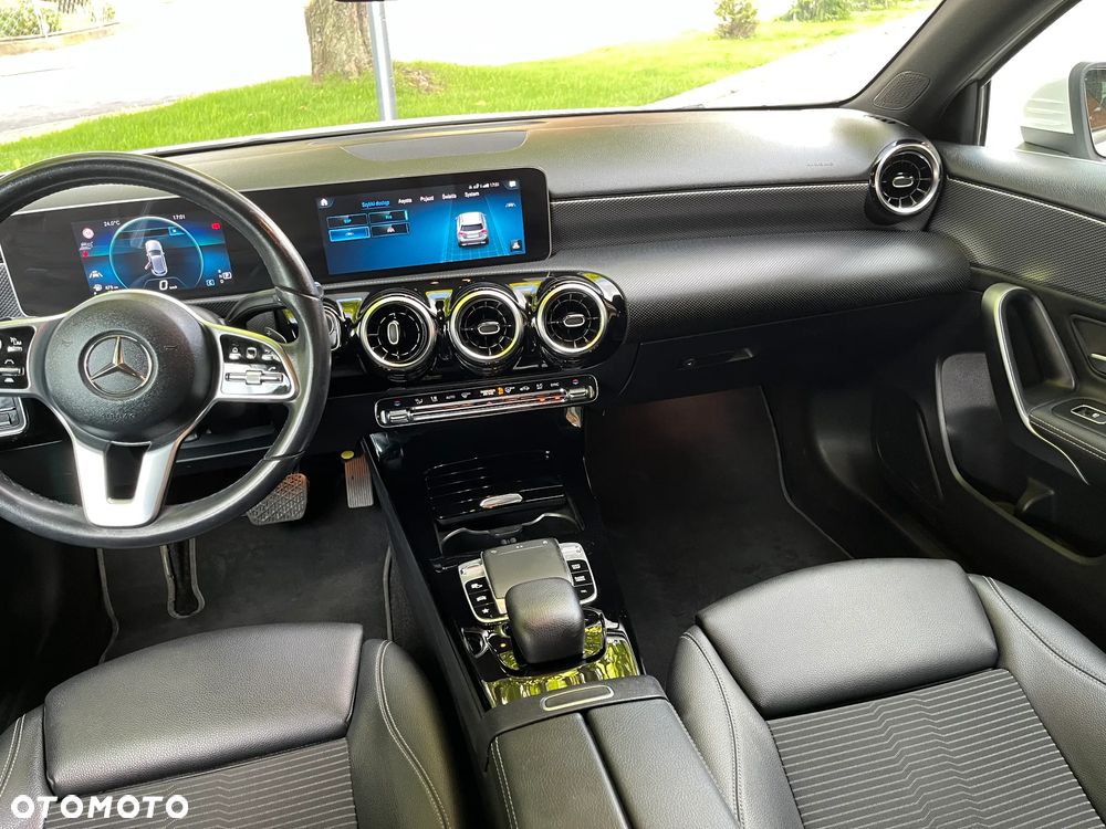 Mercedes-Benz Klasa A 180 Edition 1 7G-DCT - 13