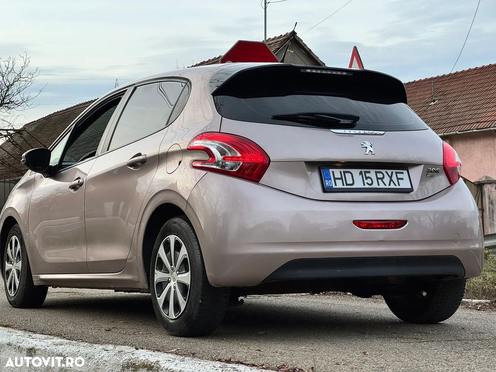 Peugeot 208 - 3