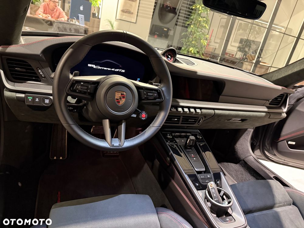 Porsche 911 Carrera T-Hybrid 4 GTS - 18