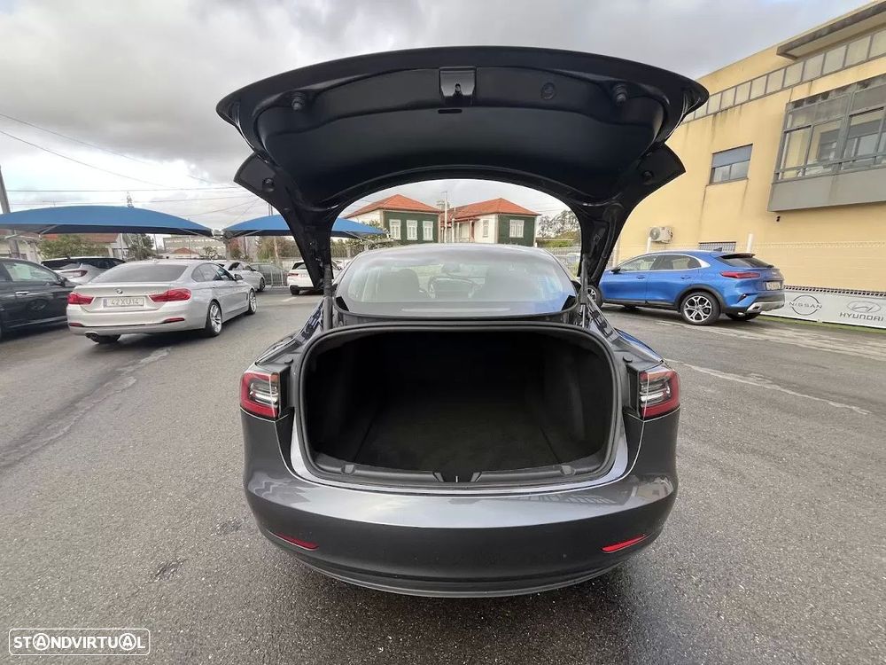 Tesla Model 3 Long Range Tração Traseira - 33