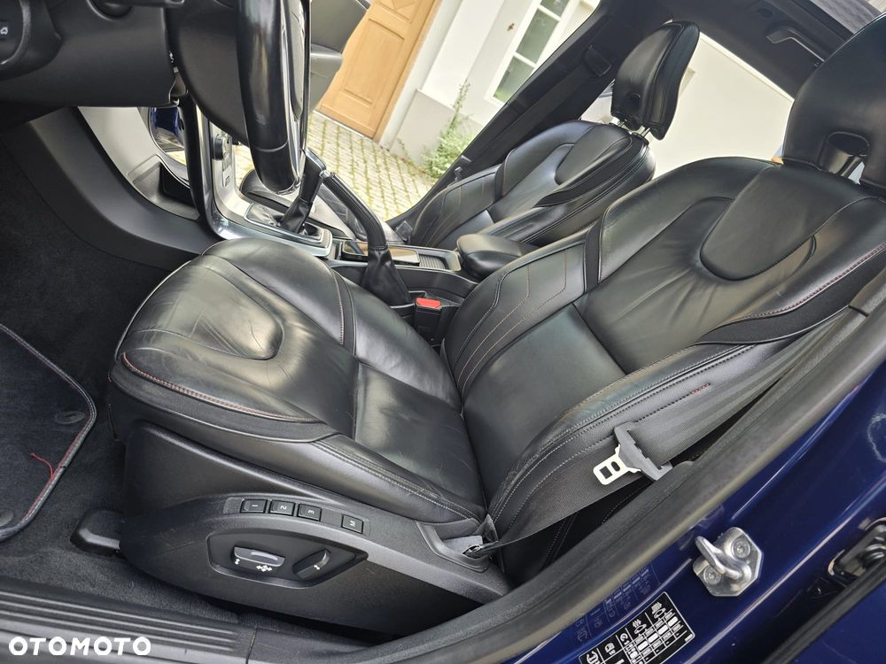 Volvo V40 D4 Ocean Race - 12