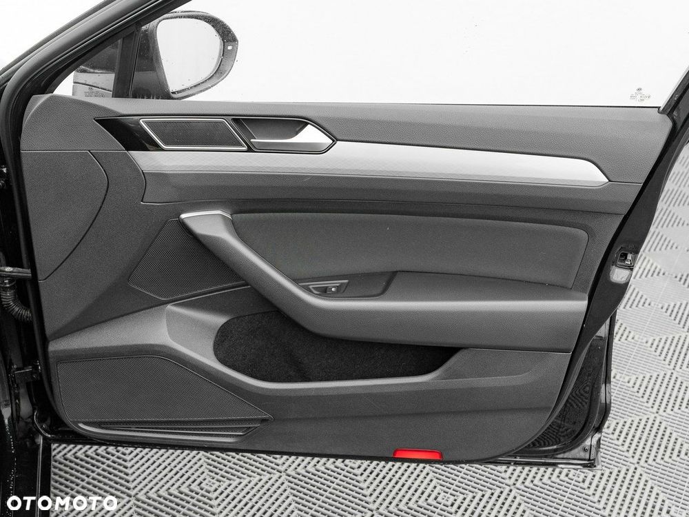Volkswagen Passat 2.0 TDI EVO Business DSG - 30