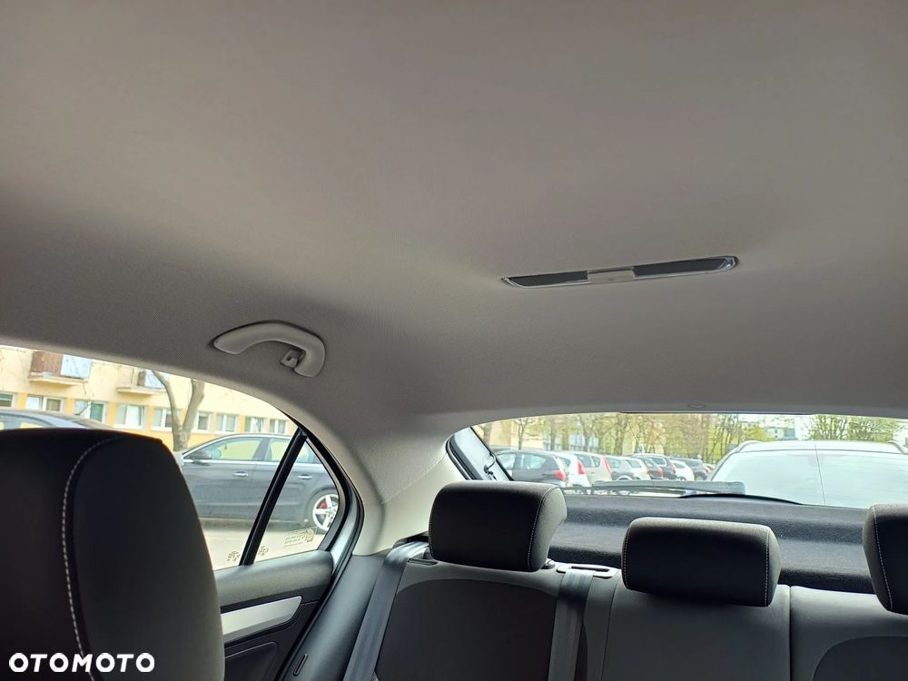 Skoda RAPID 1.0 TSI Ambition - 19