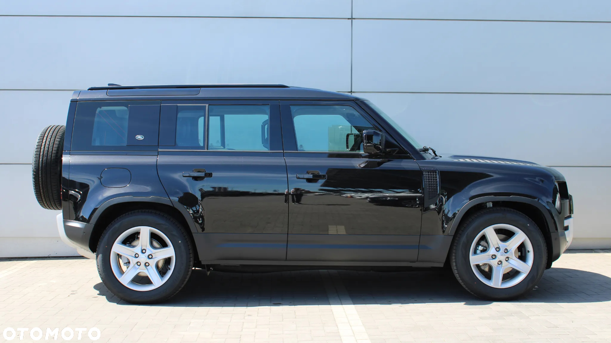 Land Rover Defender - 3